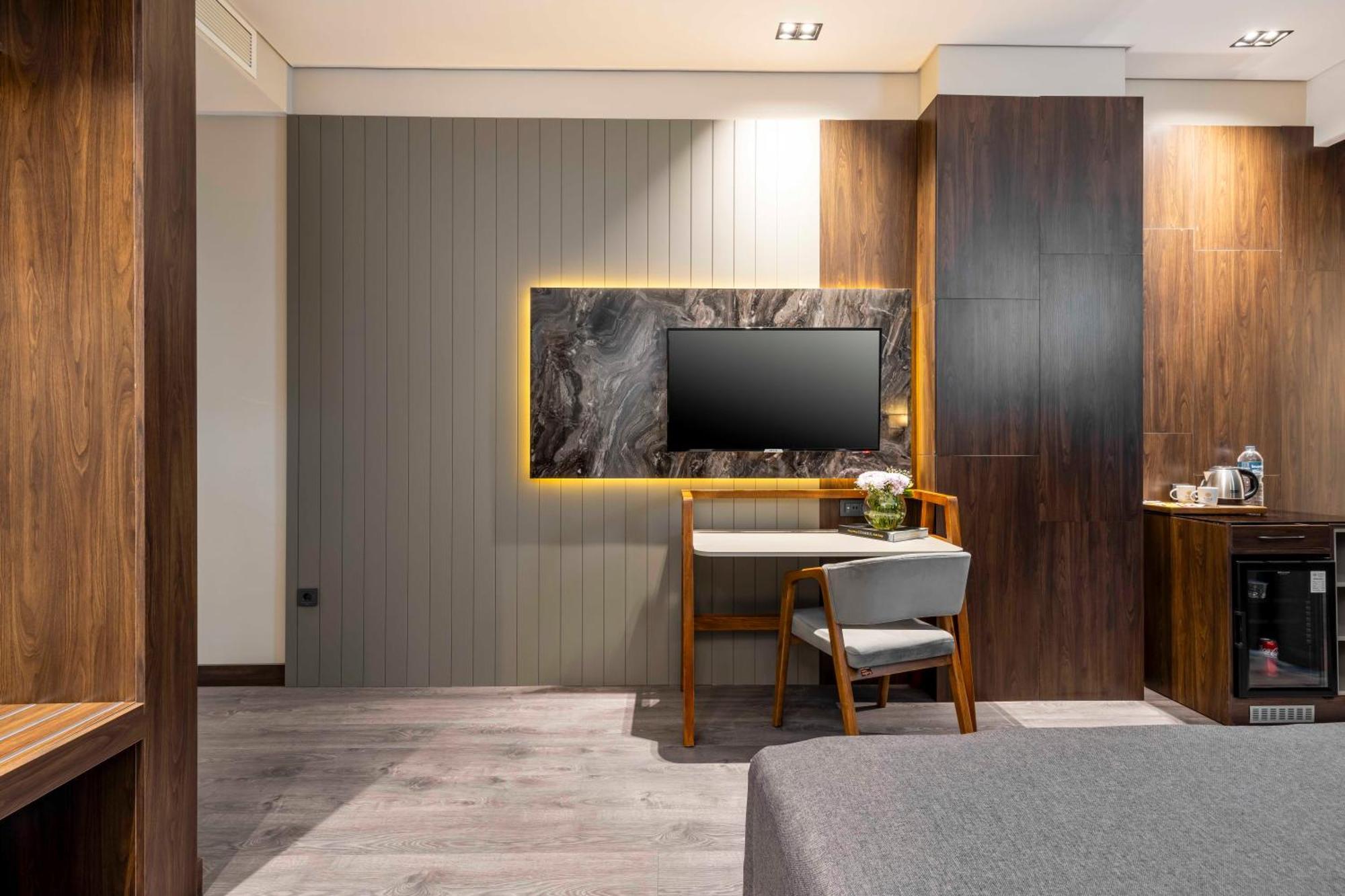 Ezkar Bathonea Art Istanbul Hotel Екстериор снимка